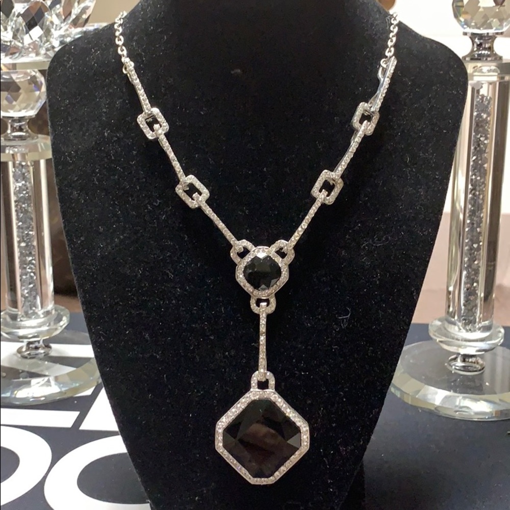 Exquisite and elegant necklace
